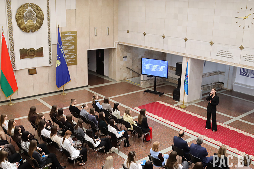 Торжественная церемония вручения профсоюзных билетов прошла в Президентской Академии
