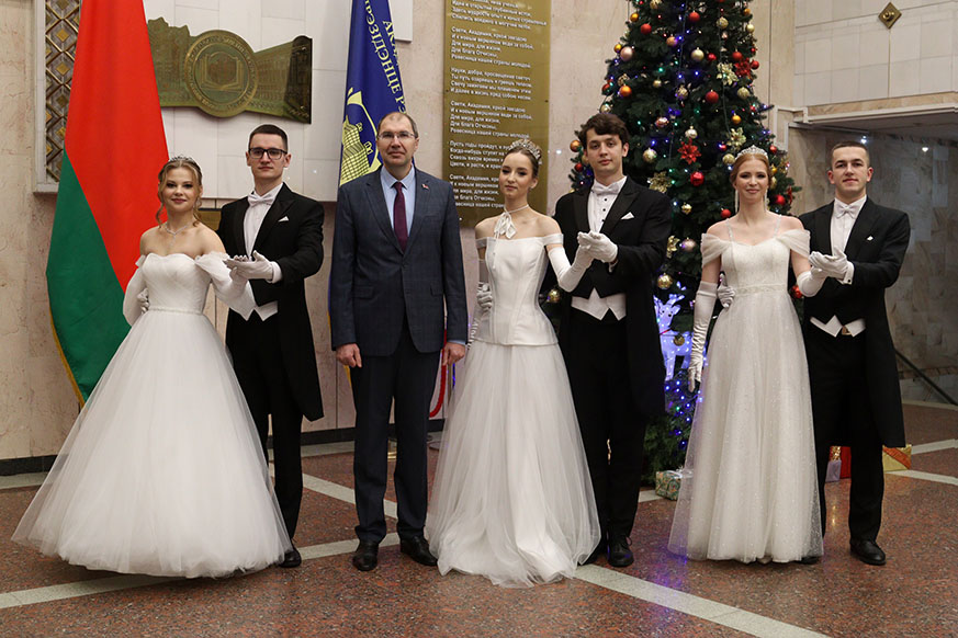 В предвкушении сказки: студенты Академии управления примут участие в Президентском новогоднем балу