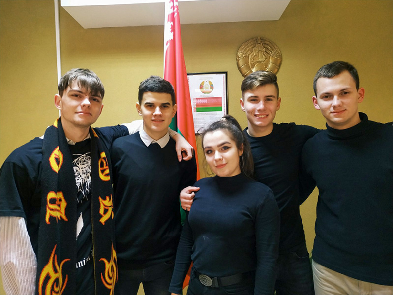 Студенты Академии управления заняли первое место в брейн-ринге, посвященном истории и современности института парламентаризма в Республике Беларусь Студенты Академии управления заняли первое место в брейн-ринге, посвященном истории и современности института парламентаризма в Республике Беларусь