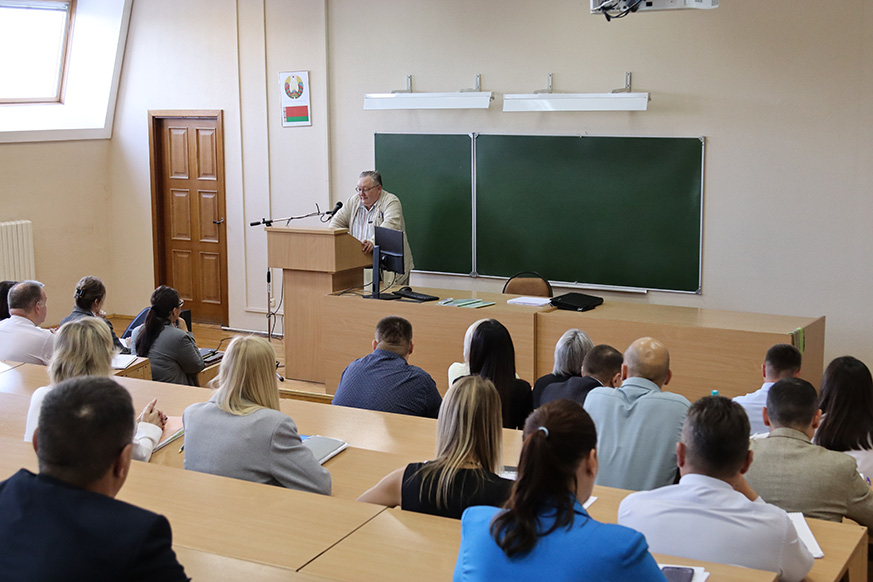 В Институте государственной службы состоялся круглый стол, приуроченный ко Дню народного единства