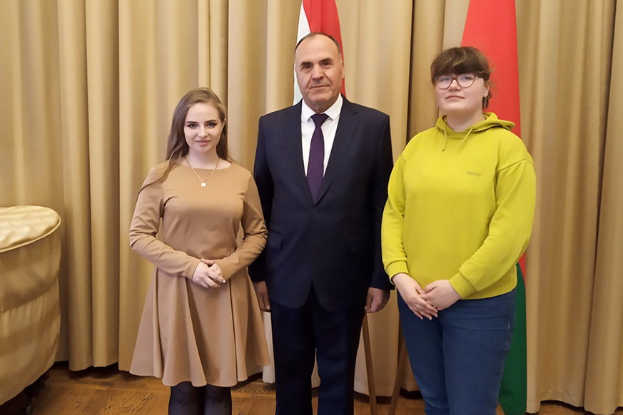 Студенты Академии управления встретились с Чрезвычайным и Полномочным Послом Республики Таджикистан в Республике Беларусь Студенты Академии управления встретились с Чрезвычайным и Полномочным Послом Республики Таджикистан в Республике Беларусь