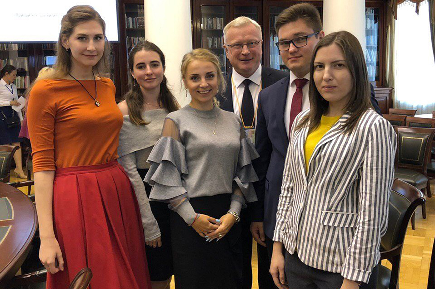 Представители Академии управления стали финалистами конкурса молодых международников государств-участников СНГ имени А.А. Громыко Представители Академии управления стали финалистами конкурса молодых международников государств-участников СНГ имени А.А. Громыко