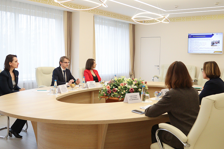 Представитель Администрации Губернатора Санкт-Петербурга посетил Академию управления