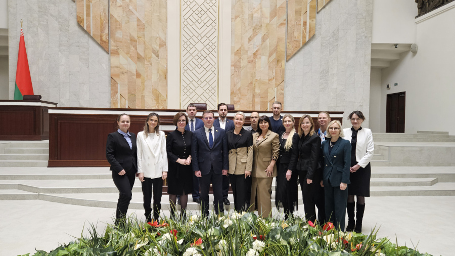 Теория — на практике: слушатели Академии управления в Доме правительства