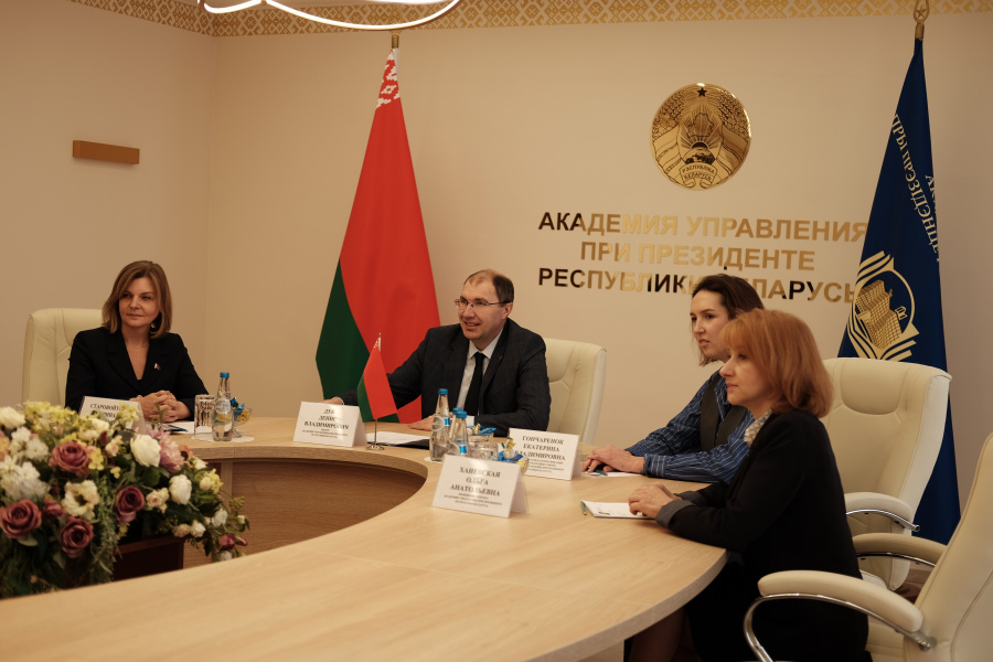 Состоялась встреча руководства Президентской Академии с Чрезвычайным и Полномочным Послом Республики Куба в Республике Беларусь Сантьяго Пересом Бенитесом