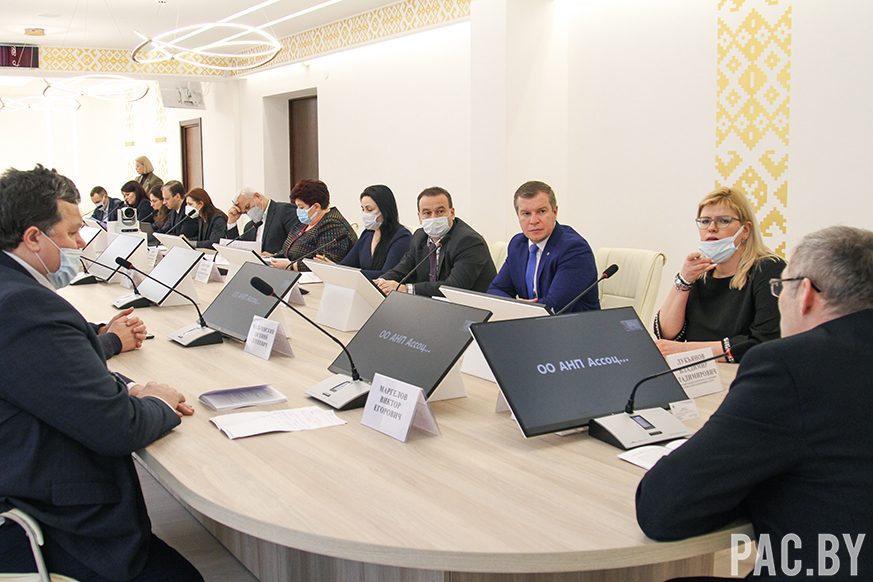 kruglui stol_gosudarstvo-partner (5).JPG